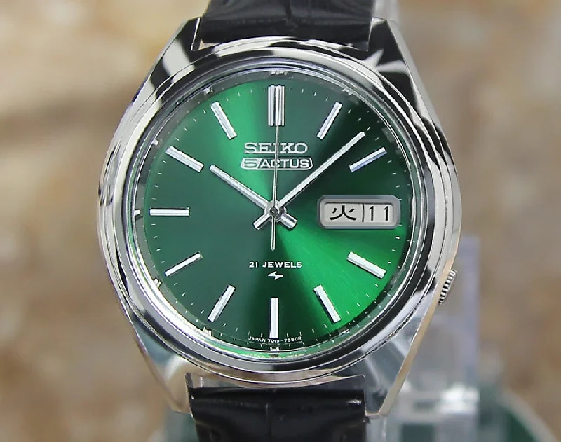 Watches with Stainless Steel PVD Coating for Scratch ResistanceSeiko 5 Actus 7019 7060 Vintage Men's 1976 Mint Quality Japanese Watch