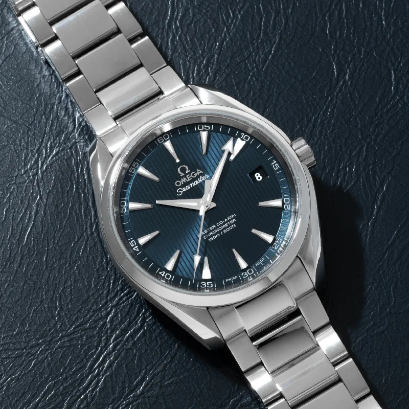 Watches with Two-Tone Cases for a Stylish AppearanceOmega Seamaster Aqua Terra